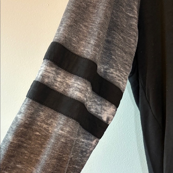 Black and Gray Women's Hoodie Size XL Mt Washington New Hampshire - Picture 3 of 8